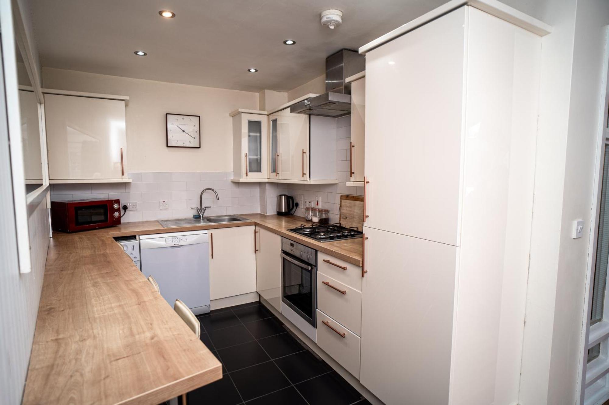 3 Bedroom Central Apartment In Belfast City Centre Exterior foto